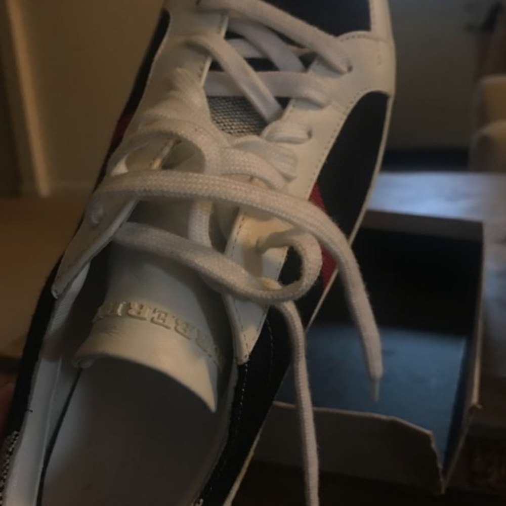Shoes - Picture 3 of 4
